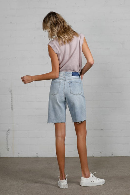 HIGH RISE BOTTOM HEM DISTRESSED BERMUDA SHORTS