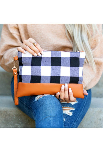 AILI'S CORNER Buffalo Plaid Clutch