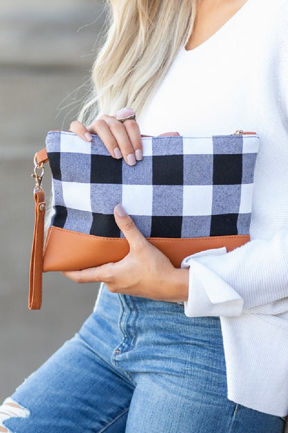 AILI'S CORNER Buffalo Plaid Clutch