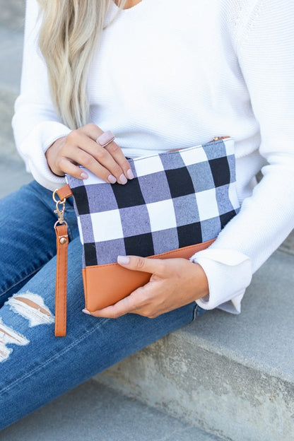 AILI'S CORNER Buffalo Plaid Clutch