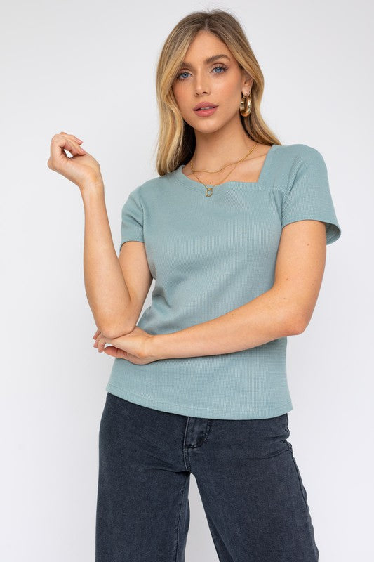 GILLI Short Sleeve Asymmetrical Top