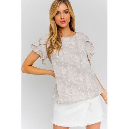 GILLI S/S OVERLAP RUFFLE SLEEVE DITSY PRINT TOP