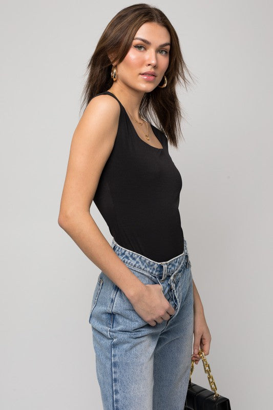 GILLI Cap Sleeve Square Neck Bodysuit