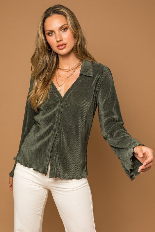 GILLI Plisse Lettuce Hem Blouse