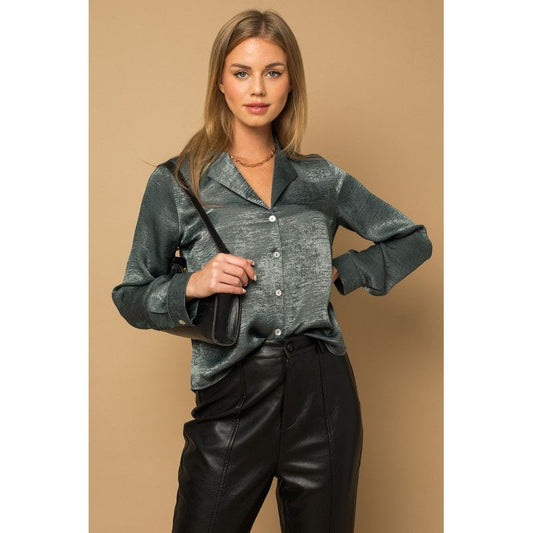 GILLI L/S BUTTON DOWN SATIN BLOUSE