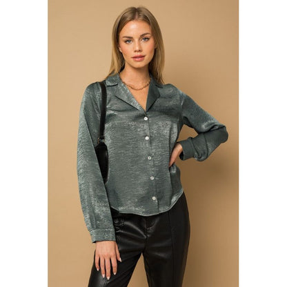 GILLI L/S BUTTON DOWN SATIN BLOUSE