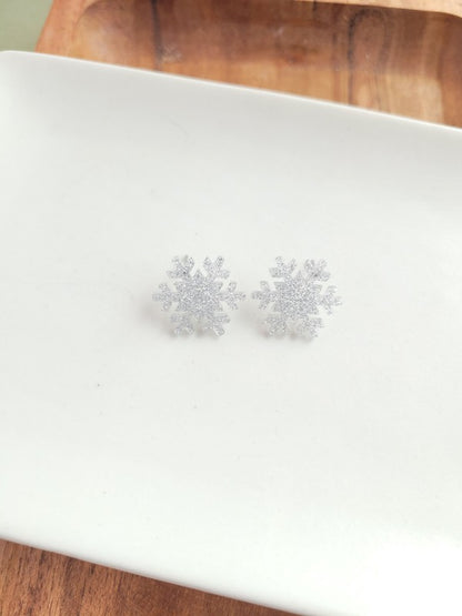 SPIFFY & SPLENDID Snowflake Studs