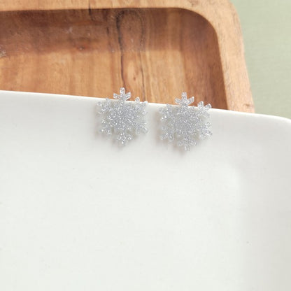 SPIFFY & SPLENDID Snowflake Studs