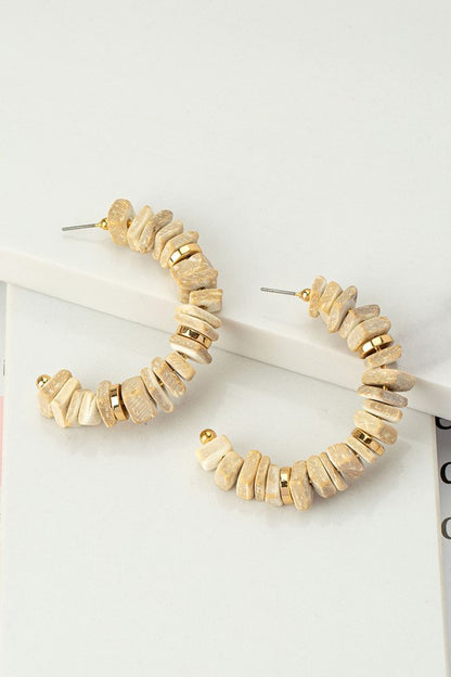 WOOD CHIP C SHAPE HOOP EARRINGS