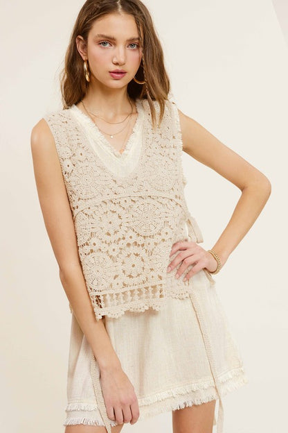 LA MIEL Self Side Tie Detailed Boho Crochet Vest Top