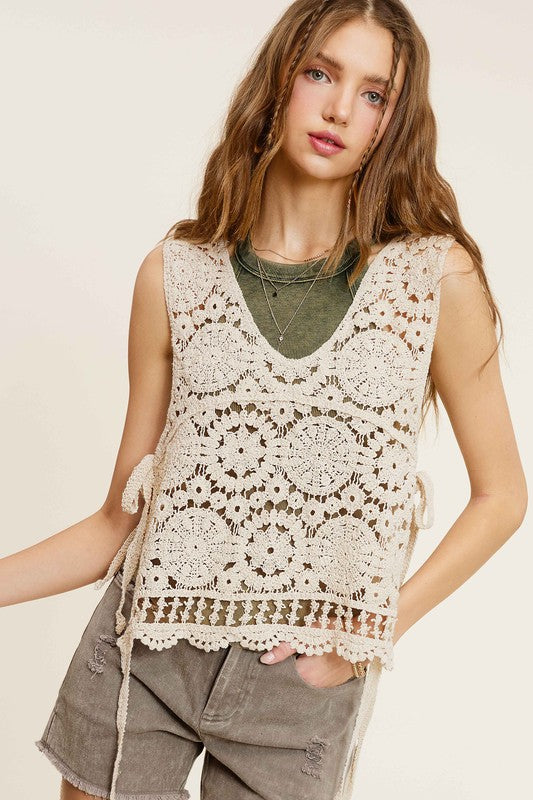 LA MIEL Self Side Tie Detailed Boho Crochet Vest Top