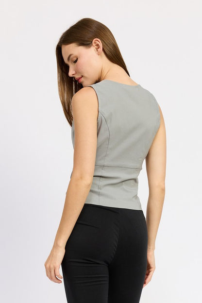 EMORY PARK Grey Sleeveless Top with Front Cutout