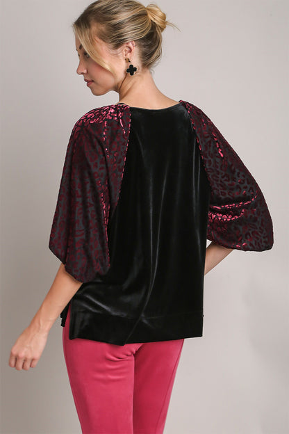 Umgee Women's Black Velvet Top with Round Neck & Pinkish Leopard Prints Balloon Sleeve