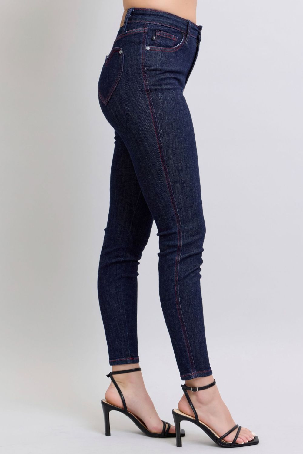 JUDY BLUE Full Size Heart Shaped Back Pockets Skinny Jeans