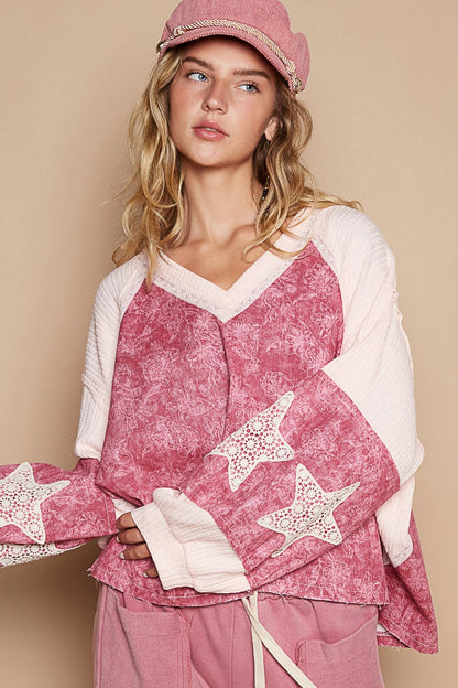 POL Oversized Lace Detail Floral Pattern V Neck Top in Blush-Berry