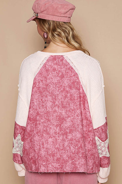 POL Oversized Lace Detail Floral Pattern V Neck Top in Blush-Berry