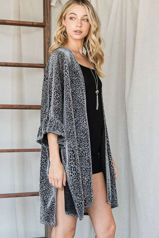 METALLIC ANIMAL PRINT KIMONO