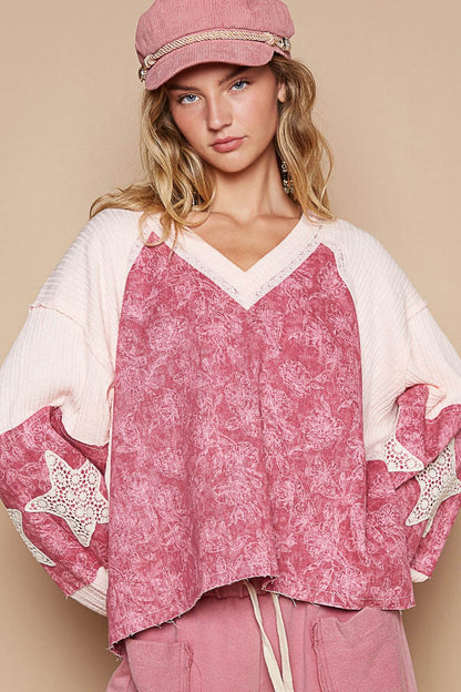 POL Oversized Lace Detail Floral Pattern V Neck Top in Blush-Berry