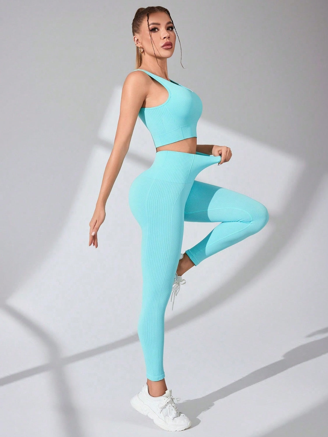 Q&S Scoop Neck Wide Strap Top and Pants Active Set