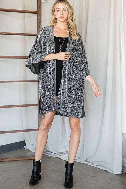 METALLIC ANIMAL PRINT KIMONO