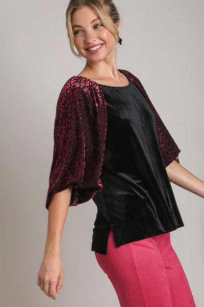 Umgee Women's Black Velvet Top with Round Neck & Pinkish Leopard Prints Balloon Sleeve