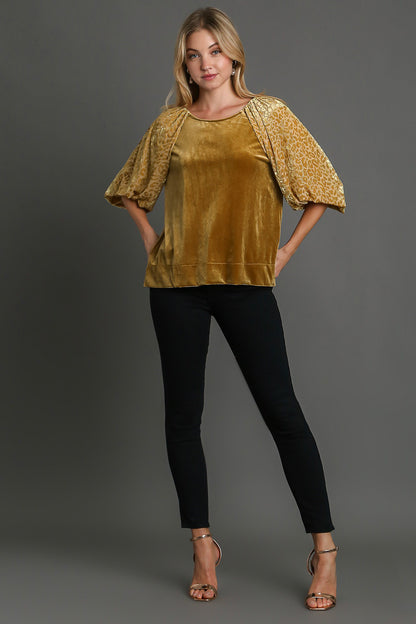 Umgee Round Women's Mustard Leopard Balloon Sleeve Velvet Top