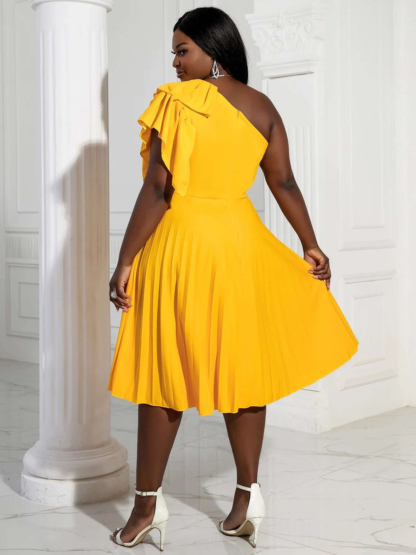 AOMEI Yellow Full-size One-Shoulder Pleated Cocktail Dress