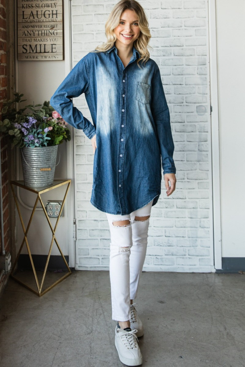 VEVERET Pocketed Button Up Washed Denim Cardigan