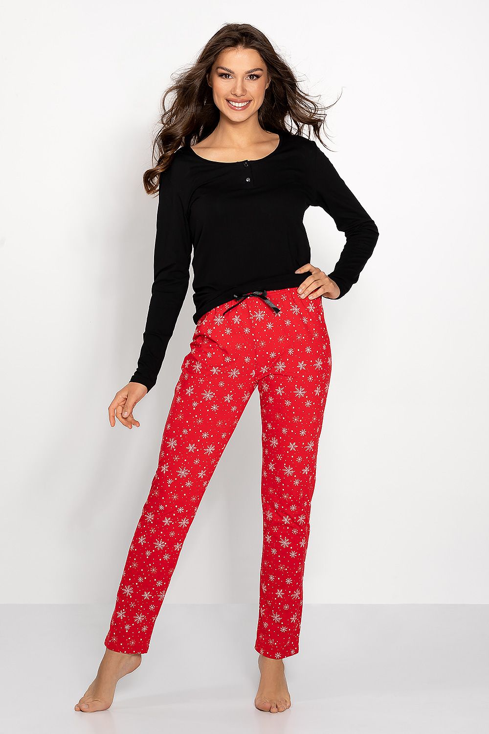 MOMENTI PER ME 2 Piece European Red Snowflakes Pants & Black Top Pajama Set