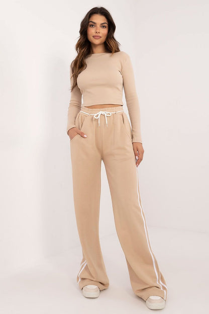 Factory Price Women's 2 Piece European Casual Clothing Set with Long Sleeves Cropped Top & Drawstring Waist Pants