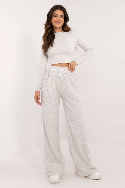 Factory Price Women's 2 Piece European Casual Clothing Set with Long Sleeves Cropped Top & Drawstring Waist Pants