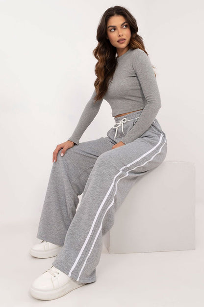 Factory Price Women's 2 Piece European Casual Clothing Set with Long Sleeves Cropped Top & Drawstring Waist Pants