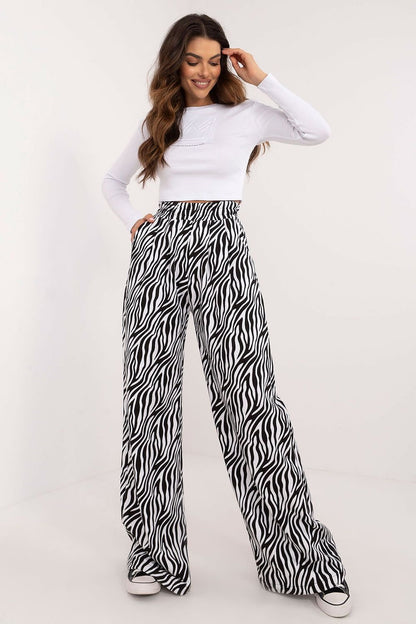 Factory Price Women's Casual 2 Piece Clothing Set with Long Sleeves Top & Animal Print Pants