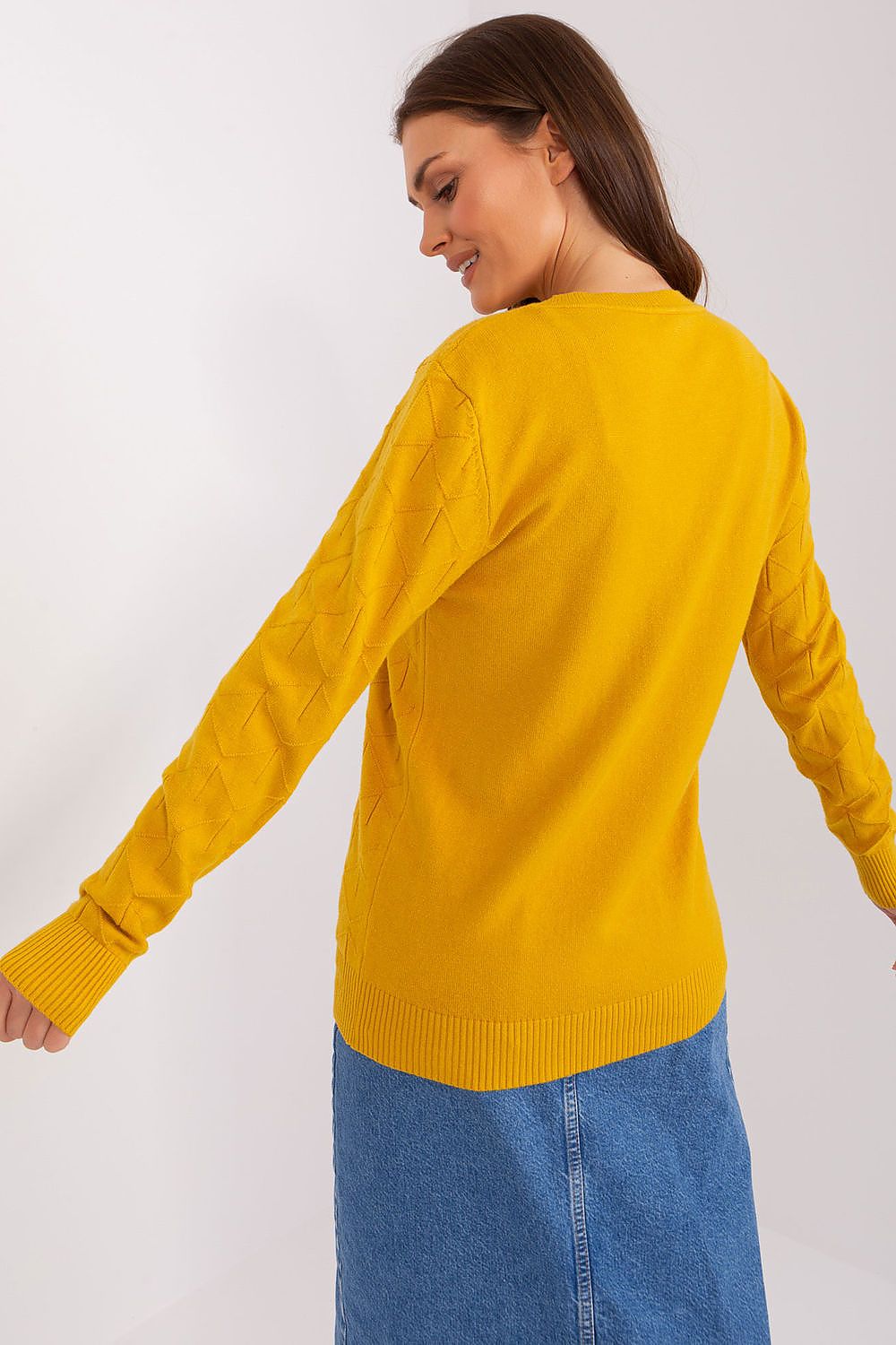 AT Women's European Sweater with Textured Pattern