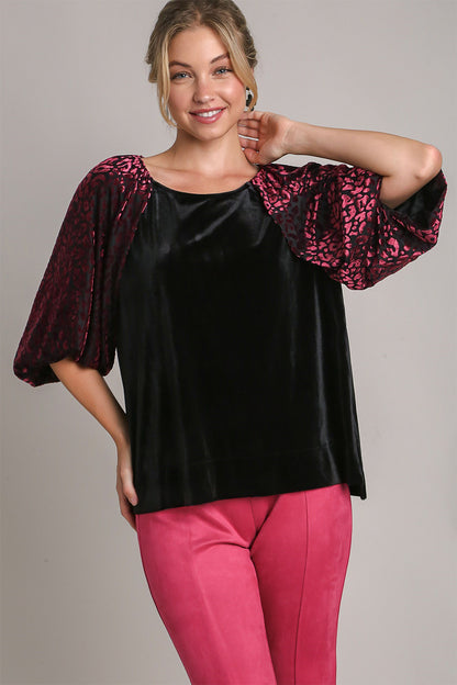 Umgee Women's Black Velvet Top with Round Neck & Pinkish Leopard Prints Balloon Sleeve