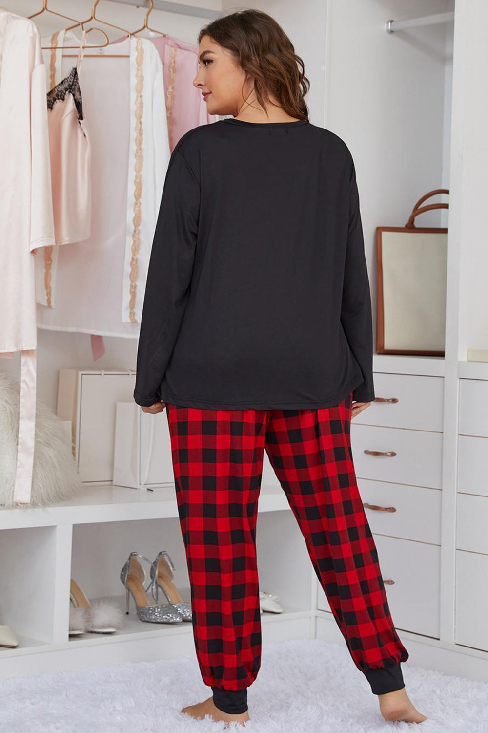 H2J Women's Plus Size Heart Graphic Top and Plaid Joggers Lounge Set