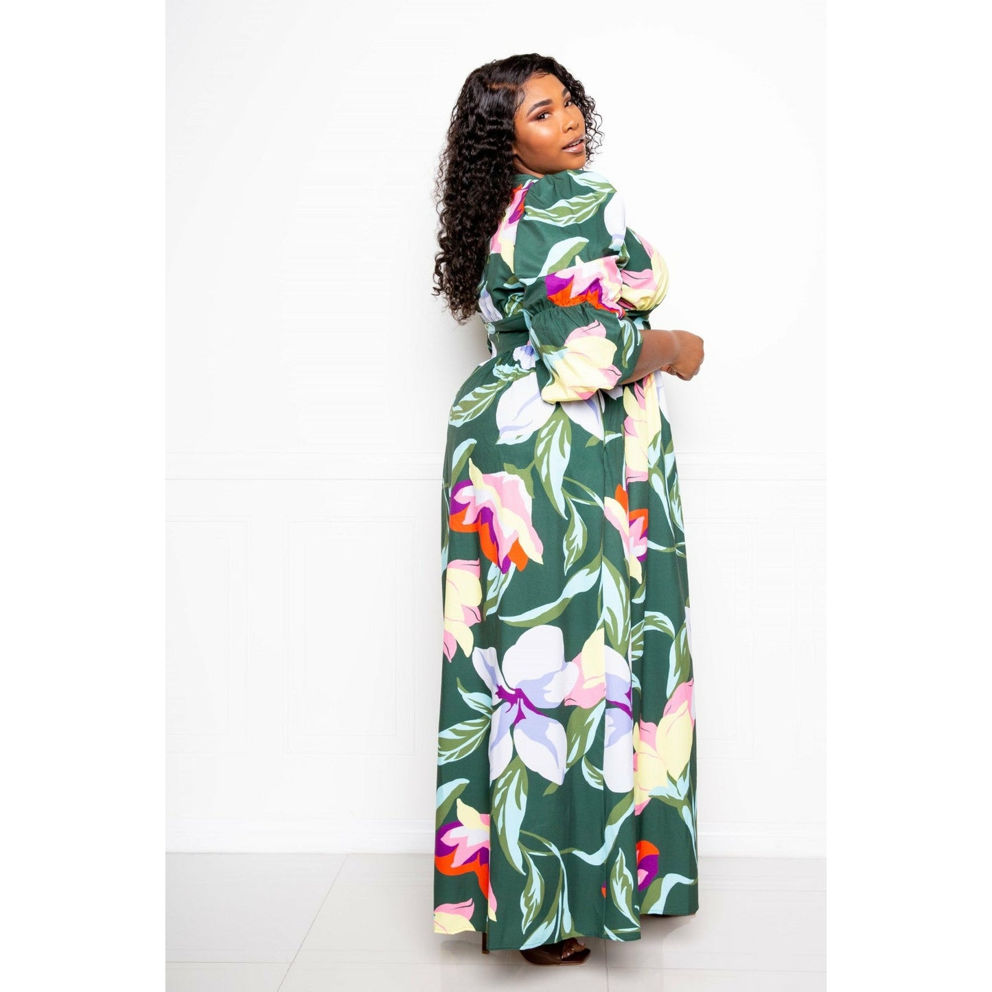 Green Floral Plus-size Puff Sleeve Maxi Dress with Front Buttons