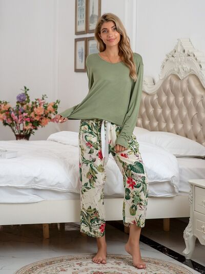 XYM Round Neck Top and Printed Pants Lounge Pajama Set