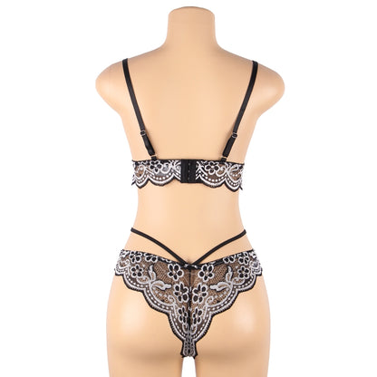 Sexy Embroidered Plus-size Lace Lingerie Set